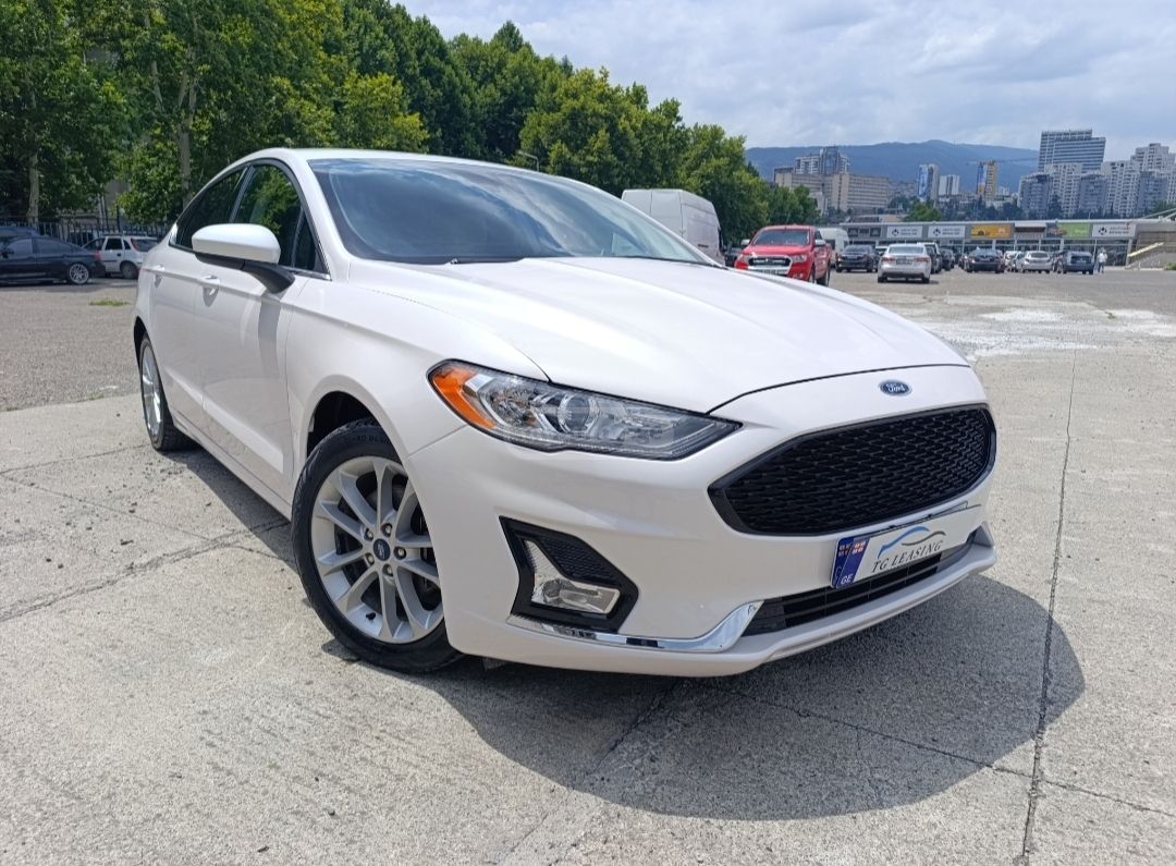Ford Fusion - фото 2