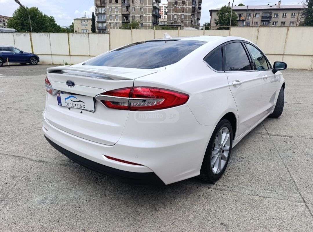 Ford Fusion - фото 4