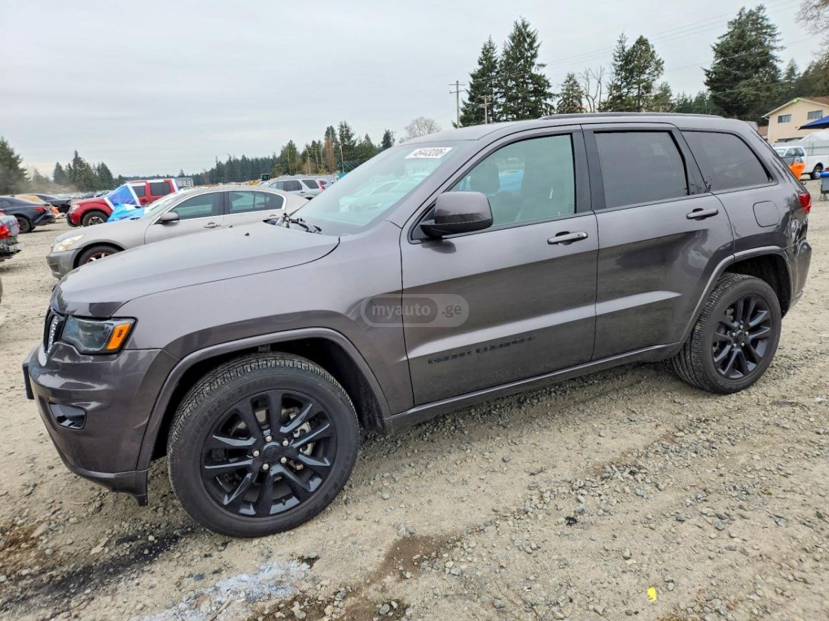 Jeep Grand Cherokee - фото 1