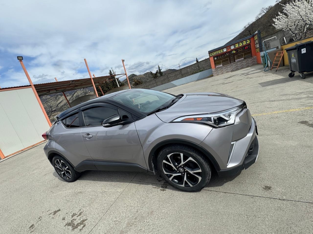 Toyota CHR - фото 1