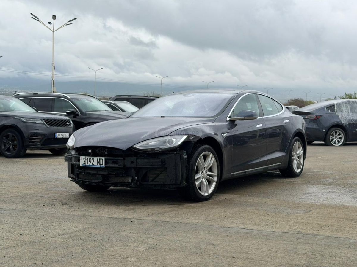 Tesla Model S - фото 2