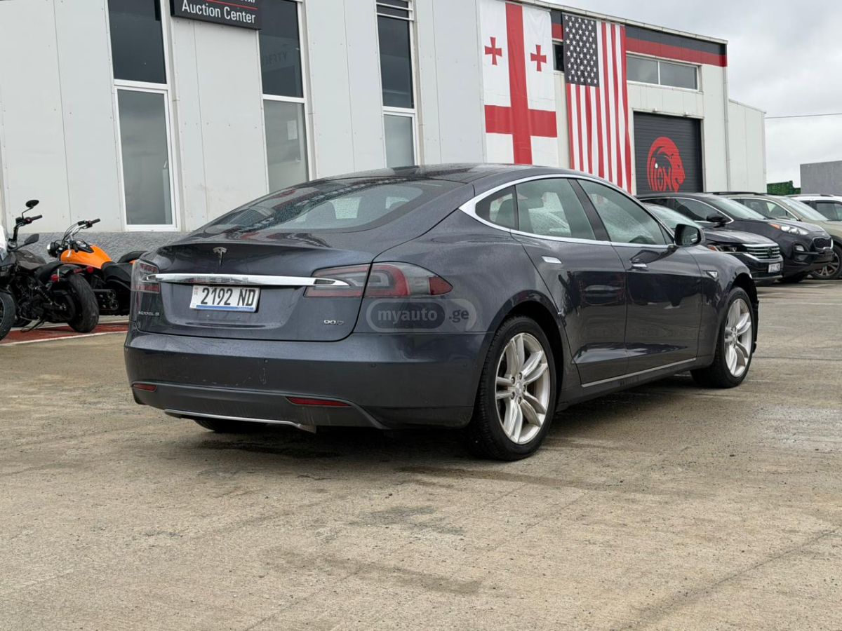 Tesla Model S - фото 3