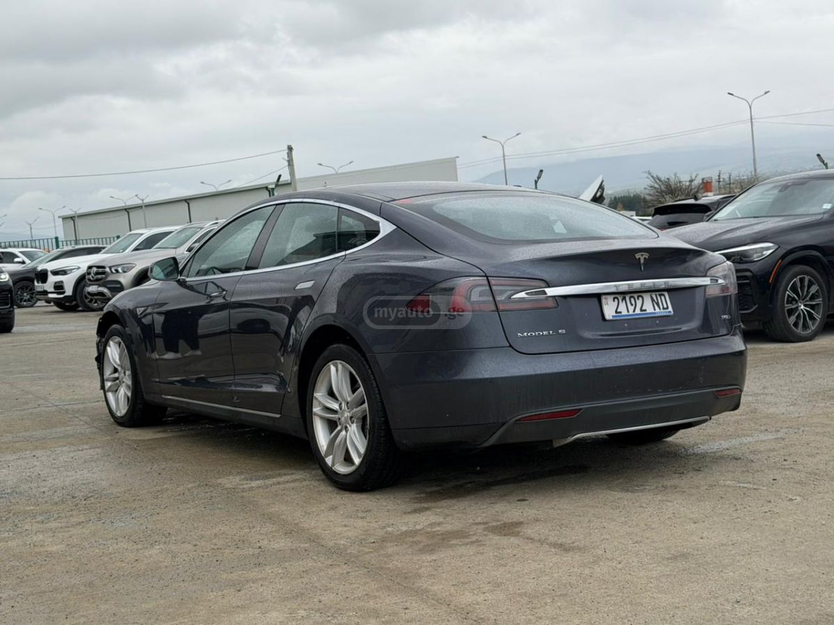 Tesla Model S - фото 4
