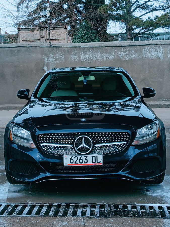 Mercedes-Benz C 300 - фото 1
