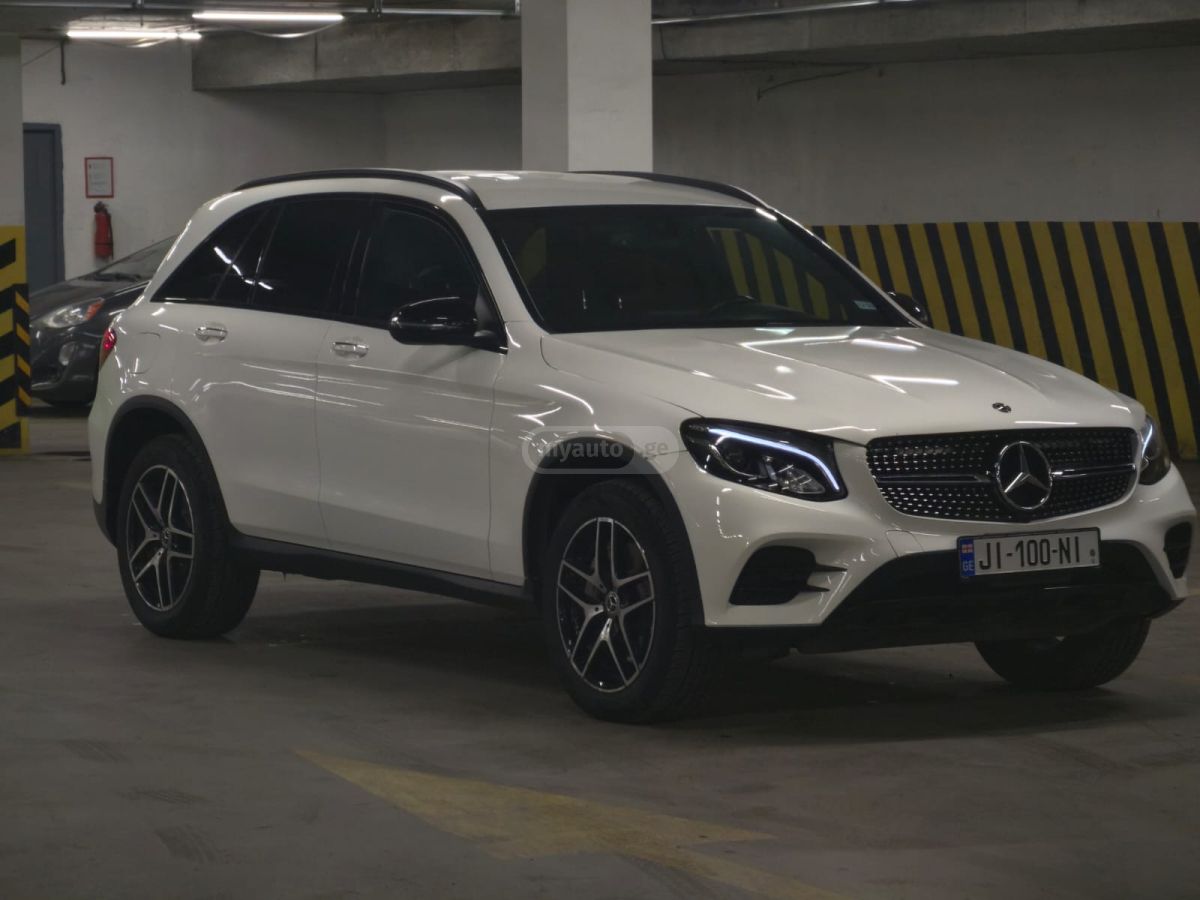 Mercedes-Benz GLC 300 - фото 1