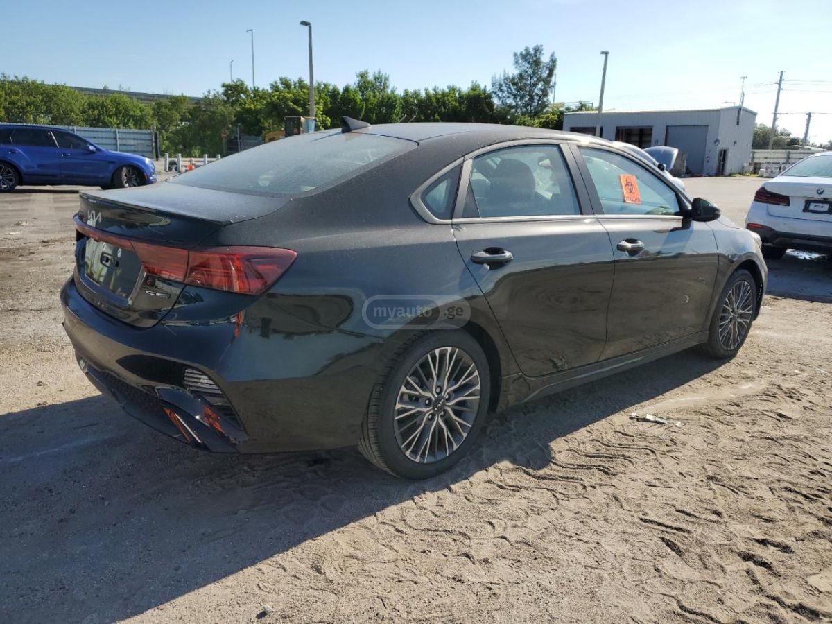 Kia Forte 2023 — миниатюра 3