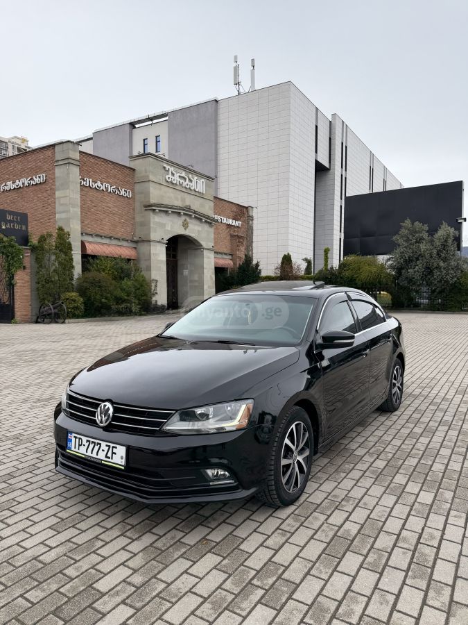 Volkswagen Jetta - фото 1