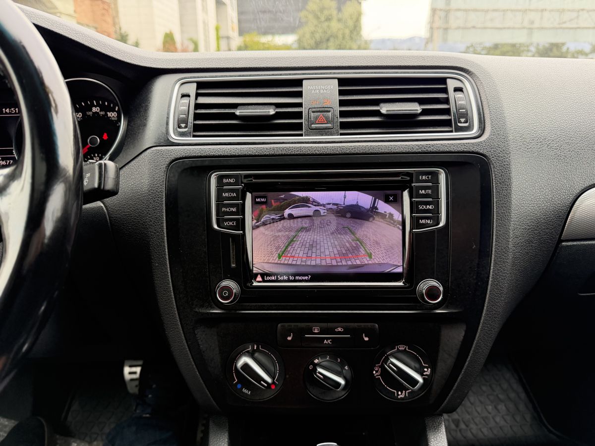 Volkswagen Jetta - фото 10