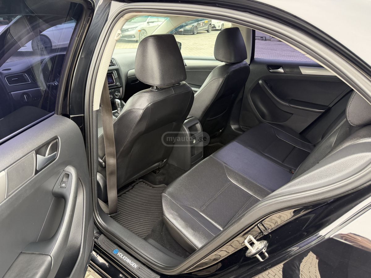 Volkswagen Jetta - фото 12