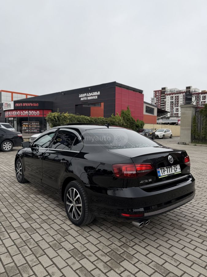 Volkswagen Jetta - фото 4