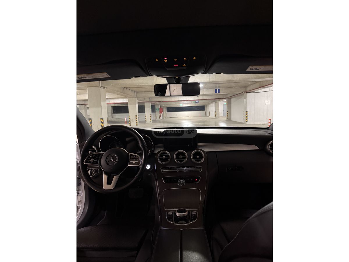 Mercedes-Benz C 300 - фото 11
