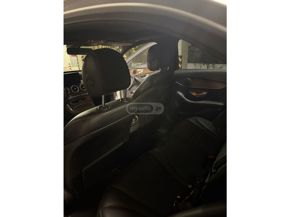 Mercedes-Benz C 300 - фото 12
