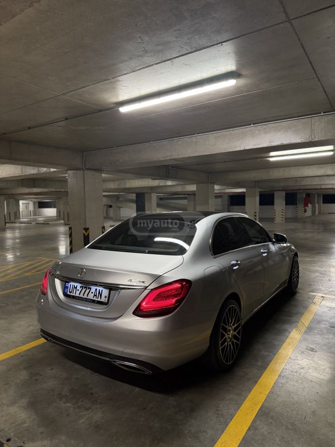 Mercedes-Benz C 300 - фото 7