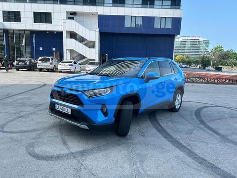 Toyota RAV 4 - фото 1