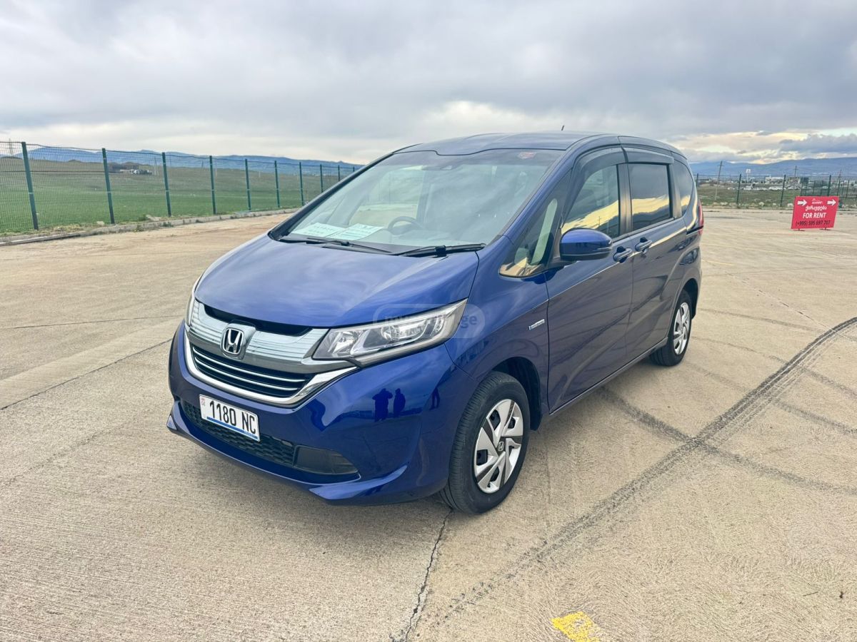 Honda Freed - фото 1