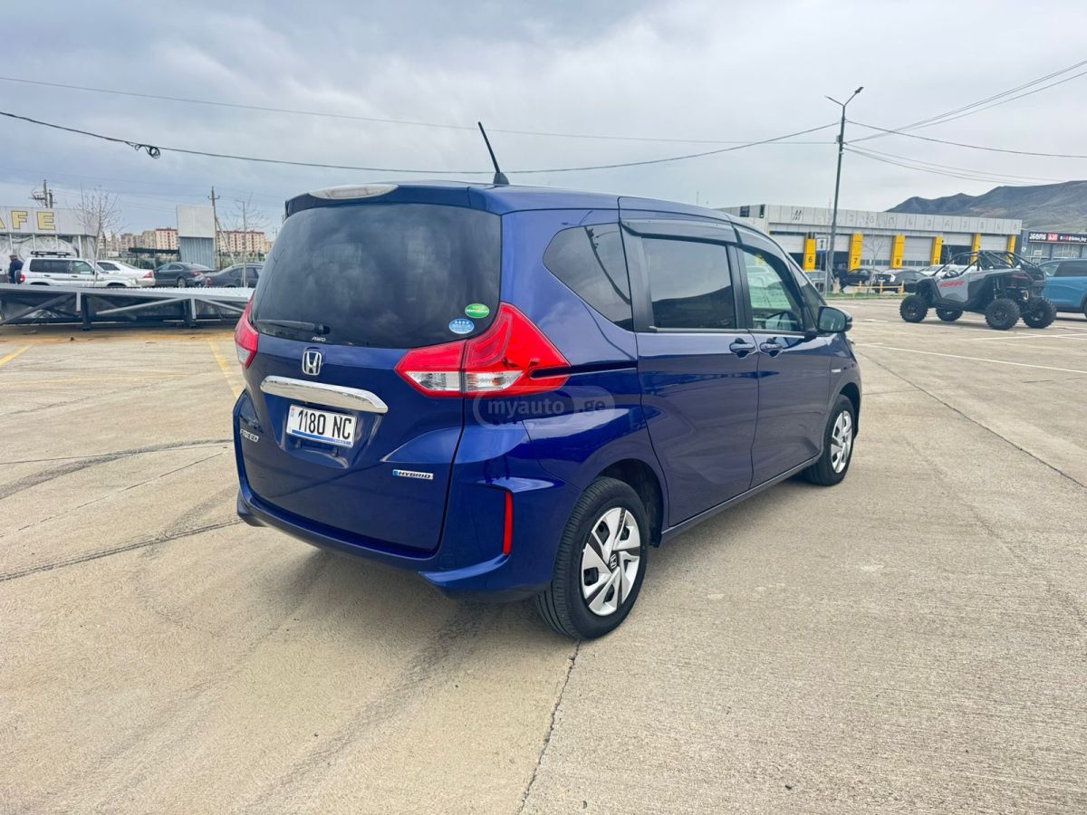 Honda Freed - фото 7