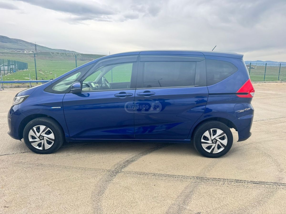 Honda Freed - фото 8