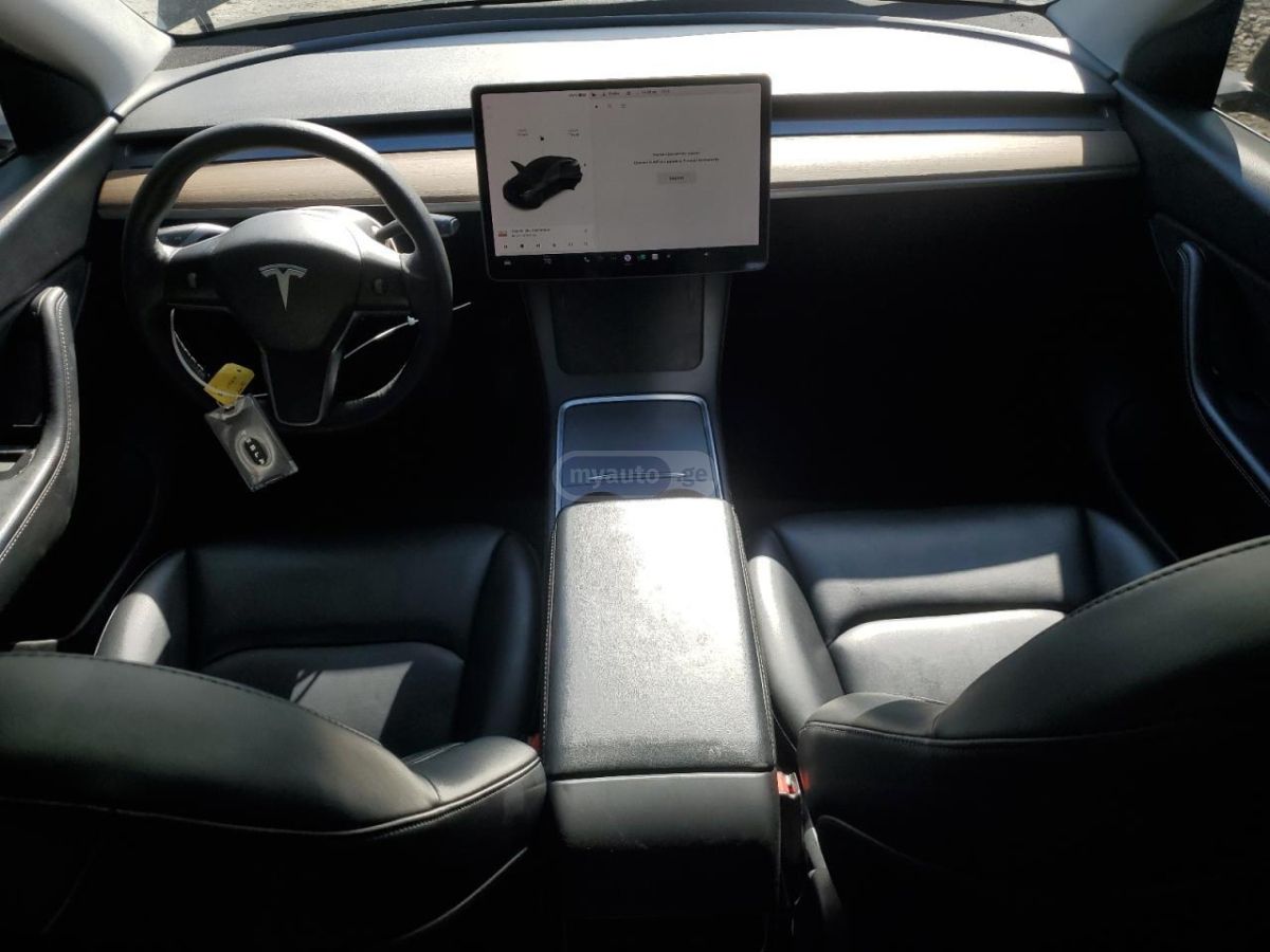 Tesla Model Y - фото 6