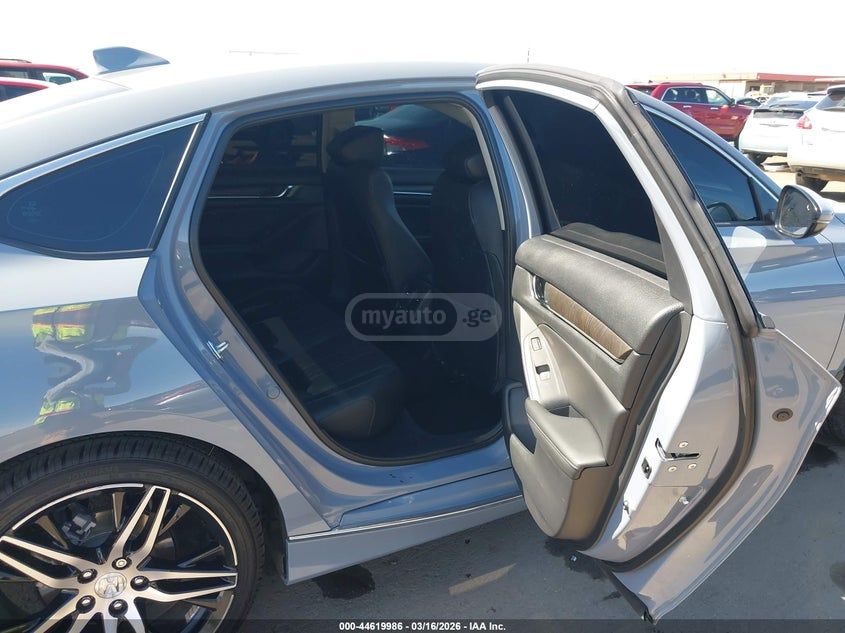 Honda Accord - фото 8