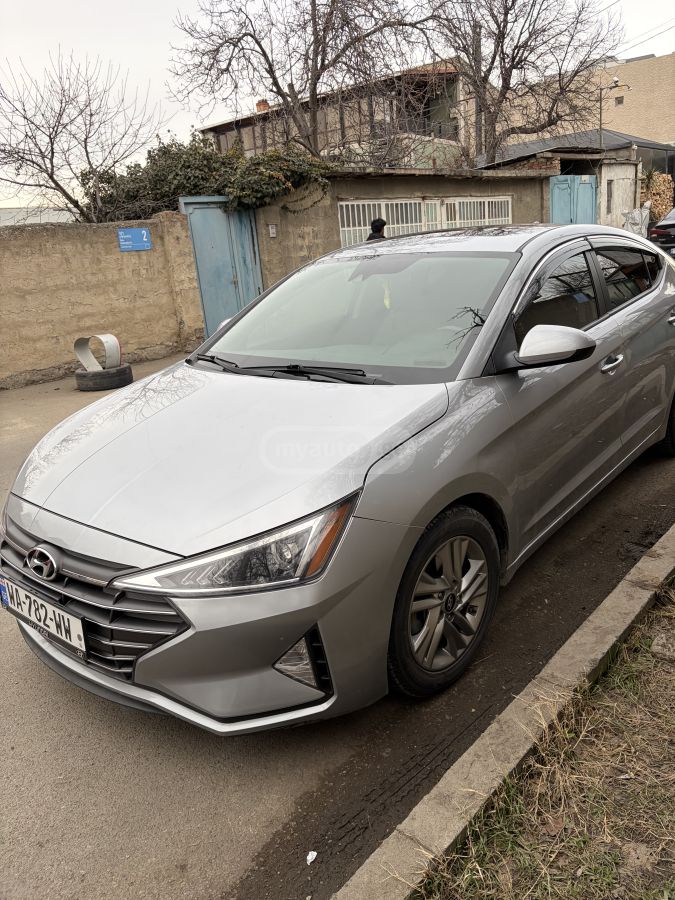 Hyundai Elantra - фото 2