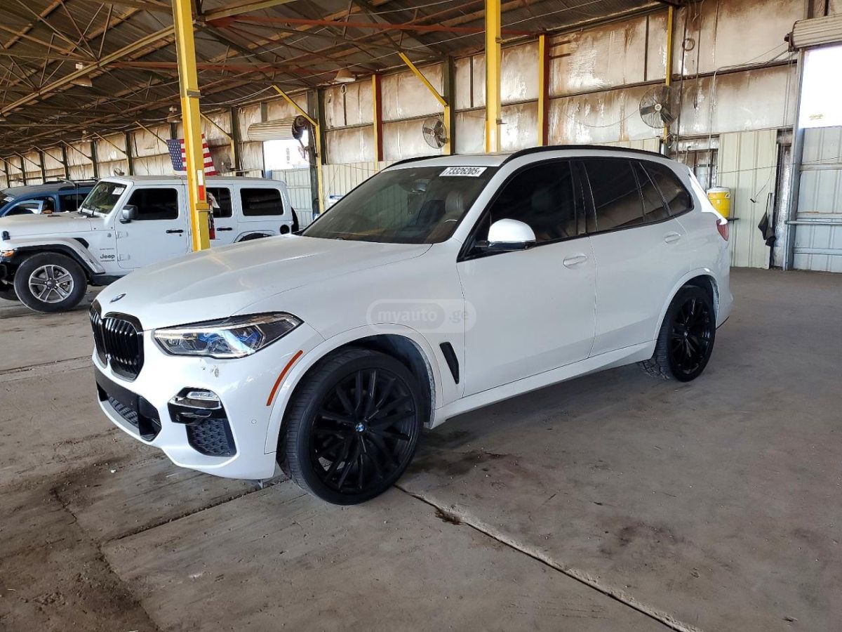 BMW X5 - фото 1
