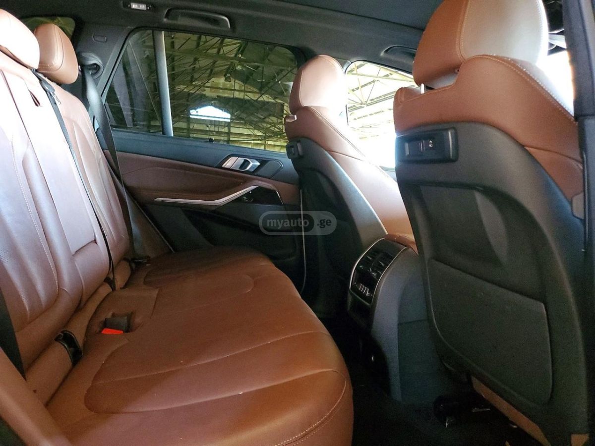 BMW X5 - фото 11