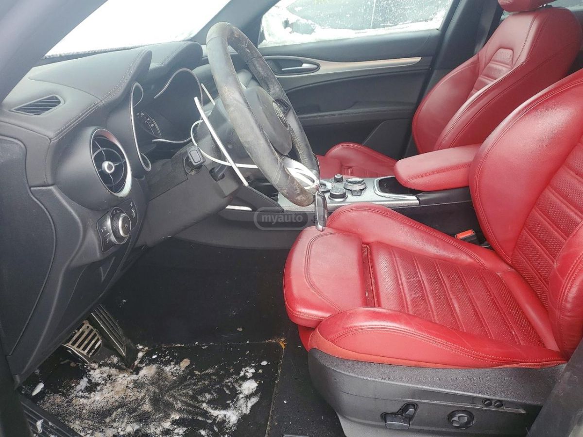 Alfa Romeo Stelvio - фото 7