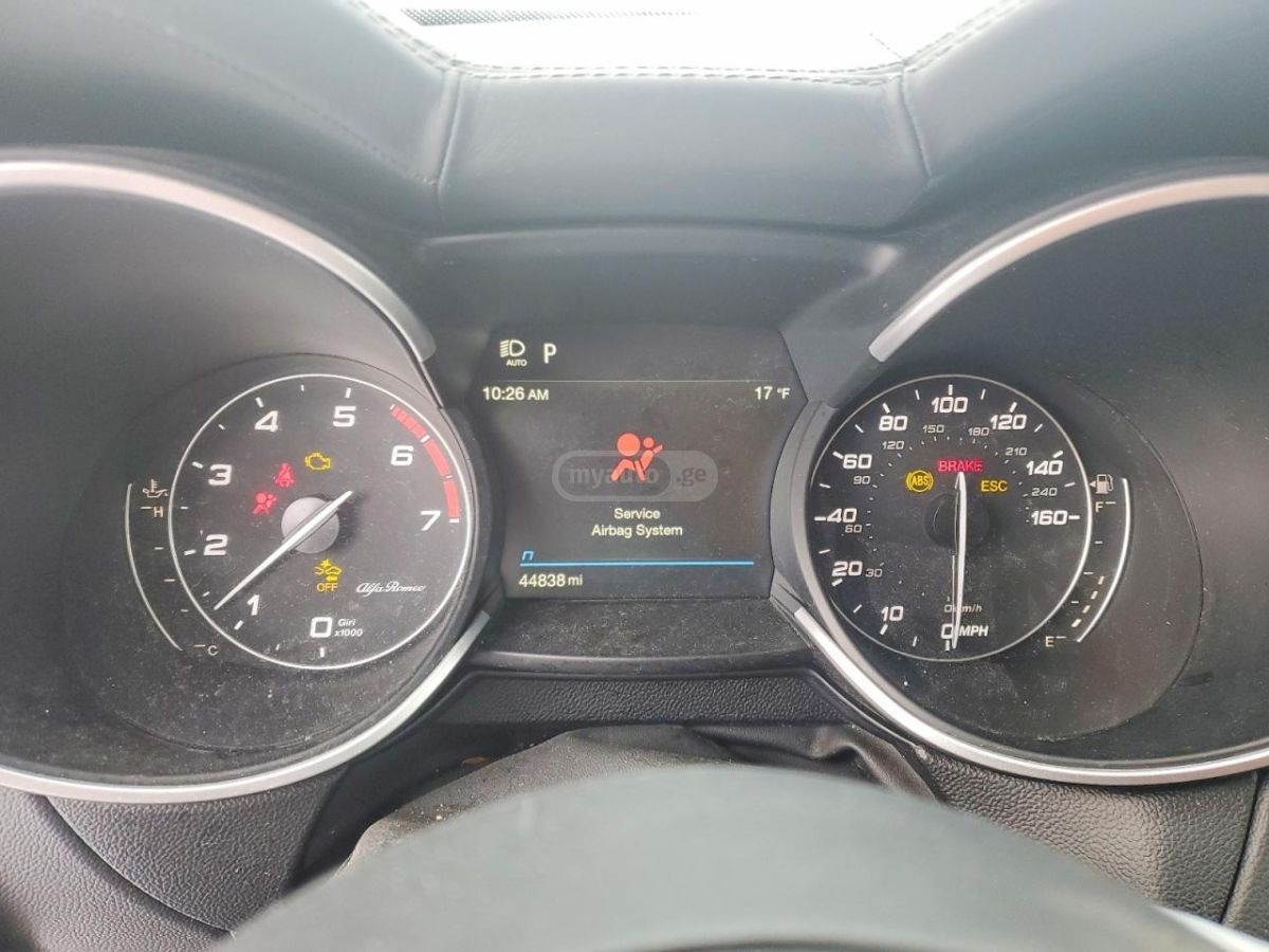 Alfa Romeo Stelvio - фото 9