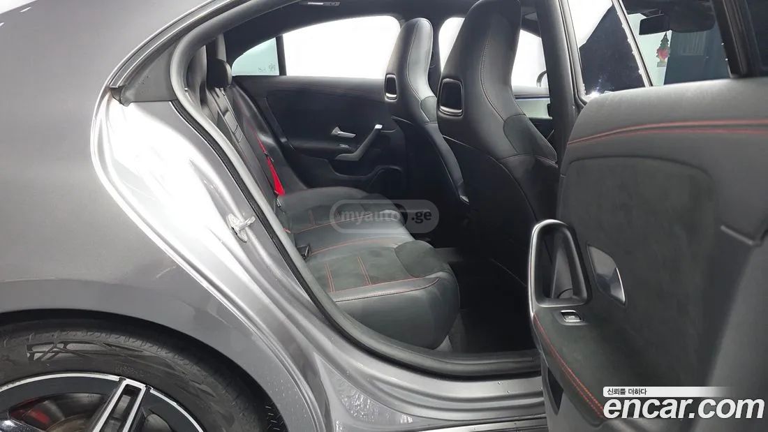 Mercedes-Benz CLA 35 AMG 2023 — миниатюра 12