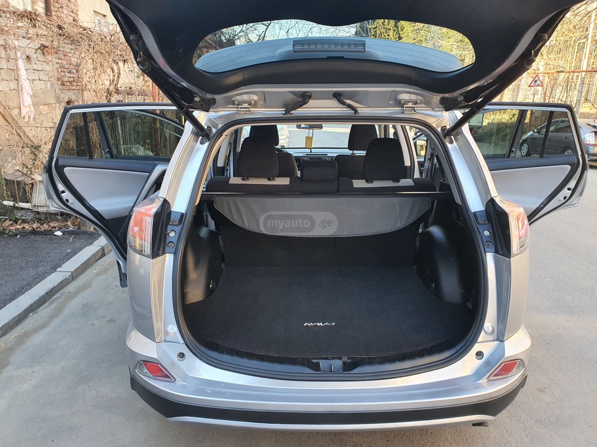 Toyota RAV 4 - фото 12