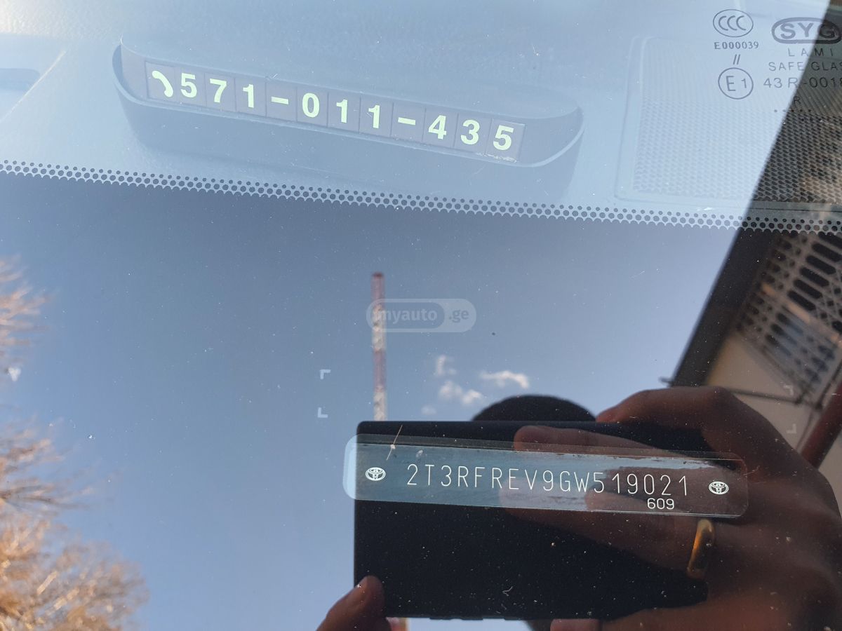 Toyota RAV 4 - фото 13