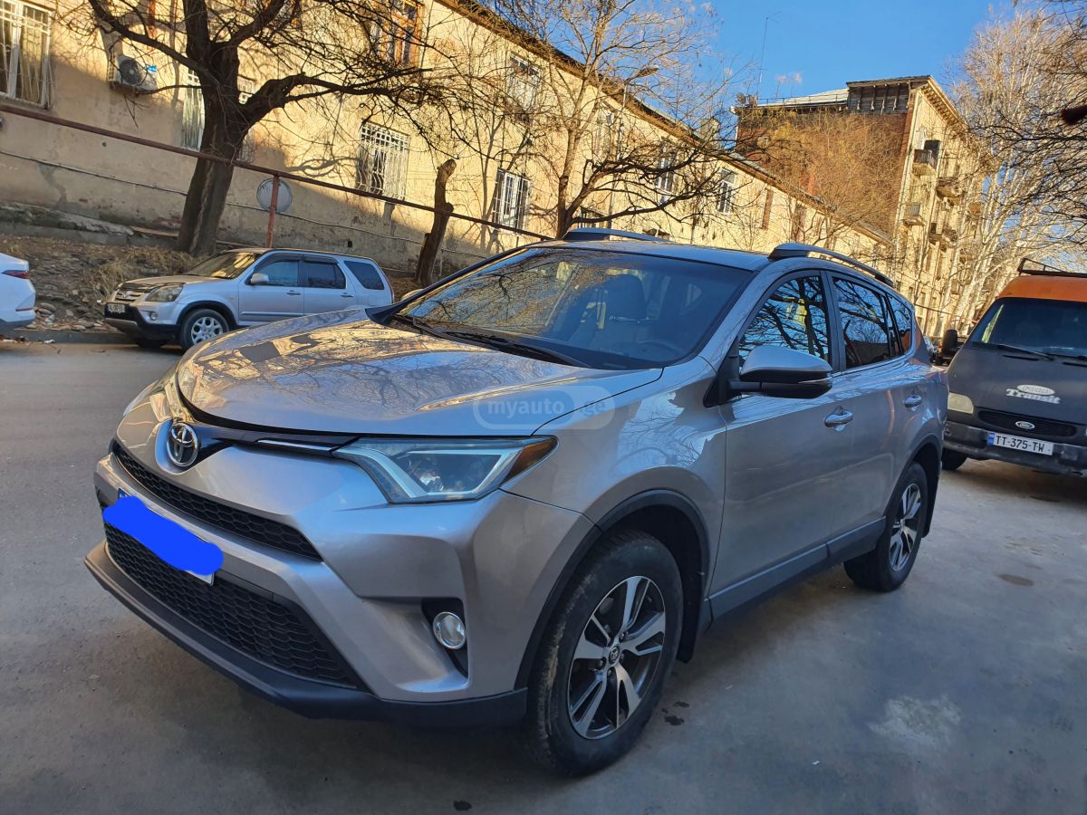 Toyota RAV 4 - фото 4