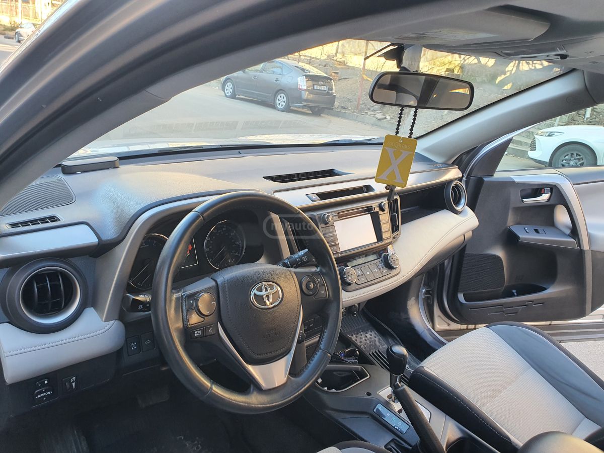 Toyota RAV 4 - фото 9