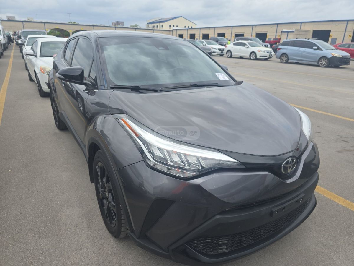 Toyota CHR - фото 1