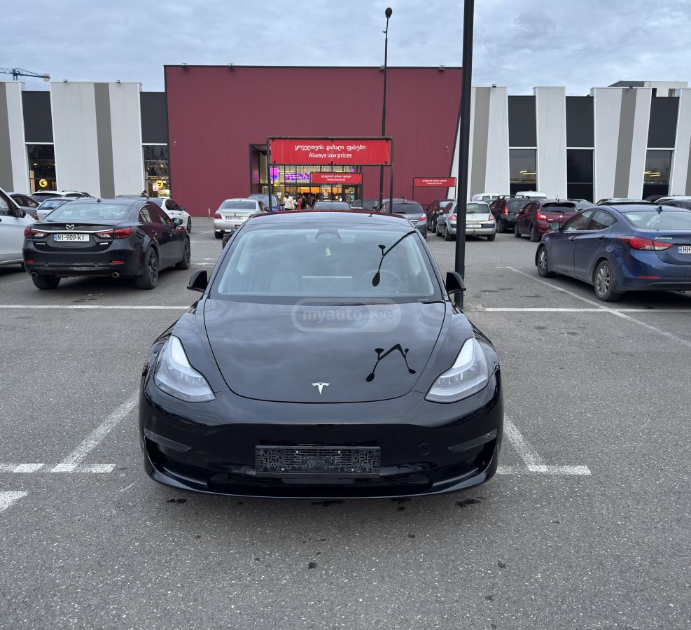 Tesla Model 3 - фото 2