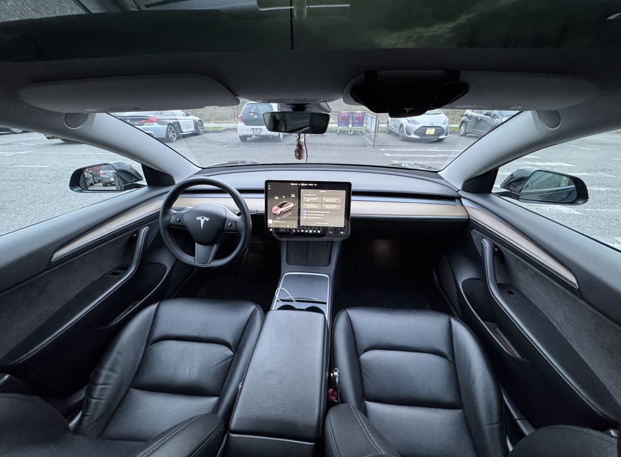 Tesla Model 3 - фото 8