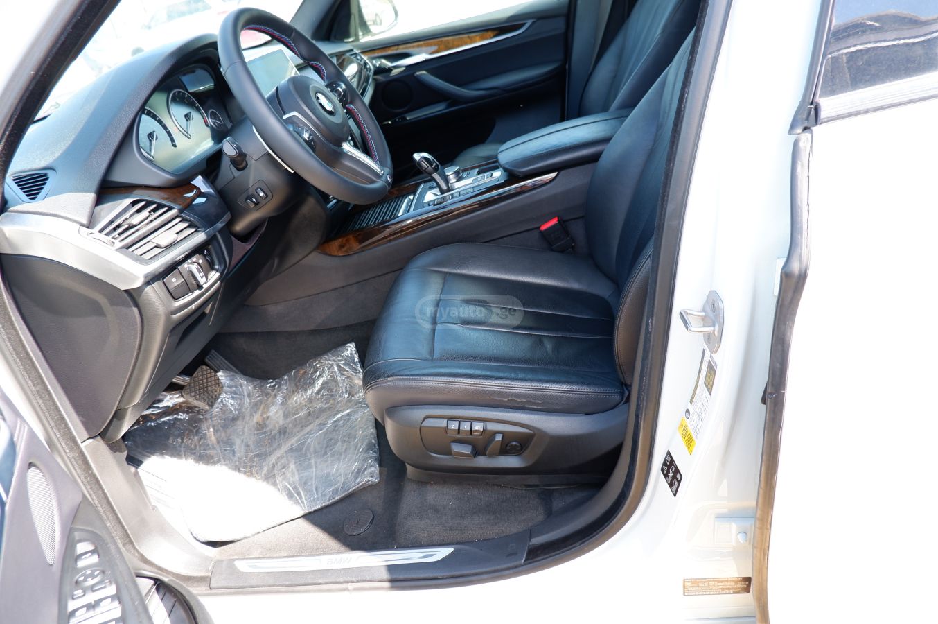 BMW X5 - фото 11