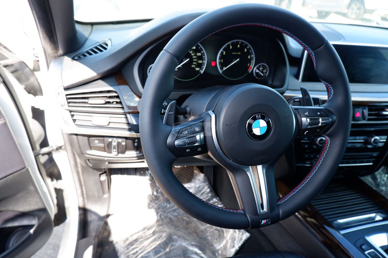 BMW X5 - фото 12