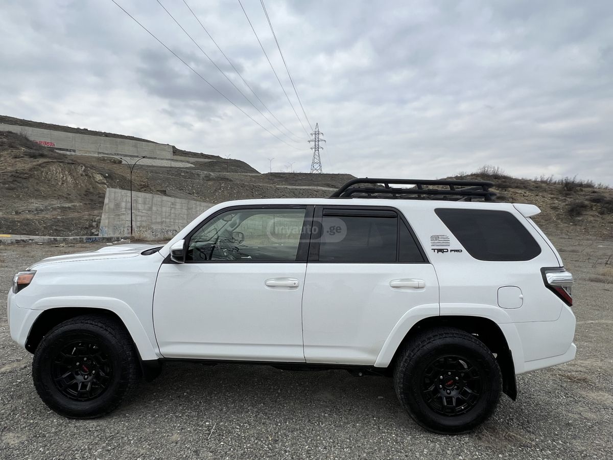 Toyota 4 Runner - фото 4
