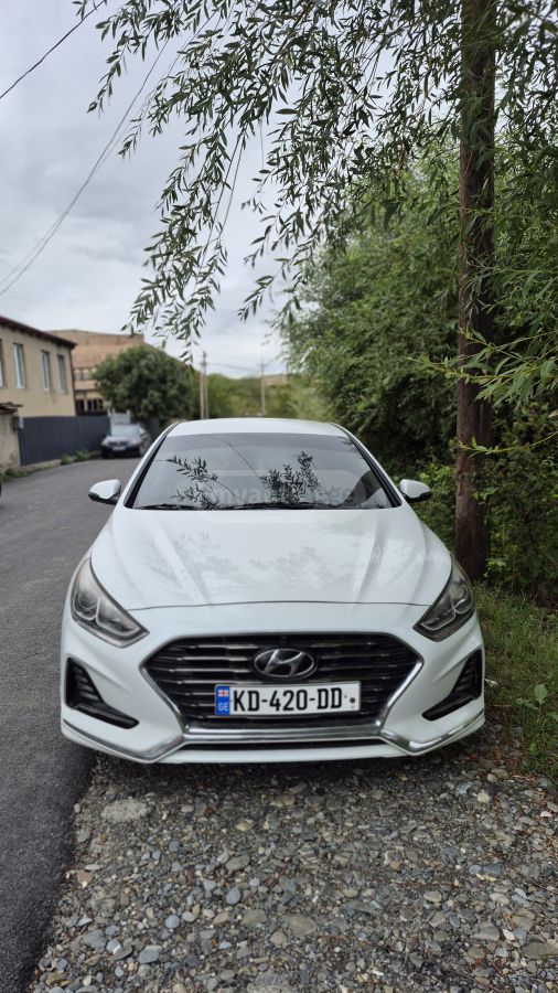 Hyundai Sonata - фото 1