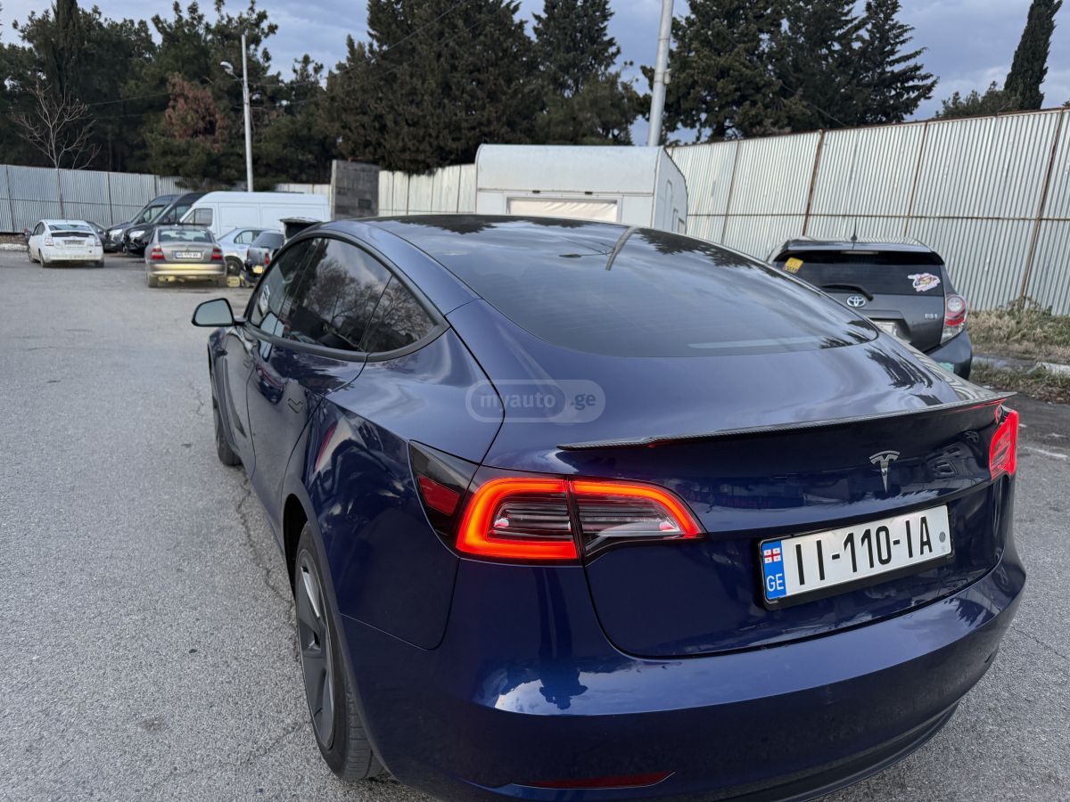 Tesla Model 3 - фото 3
