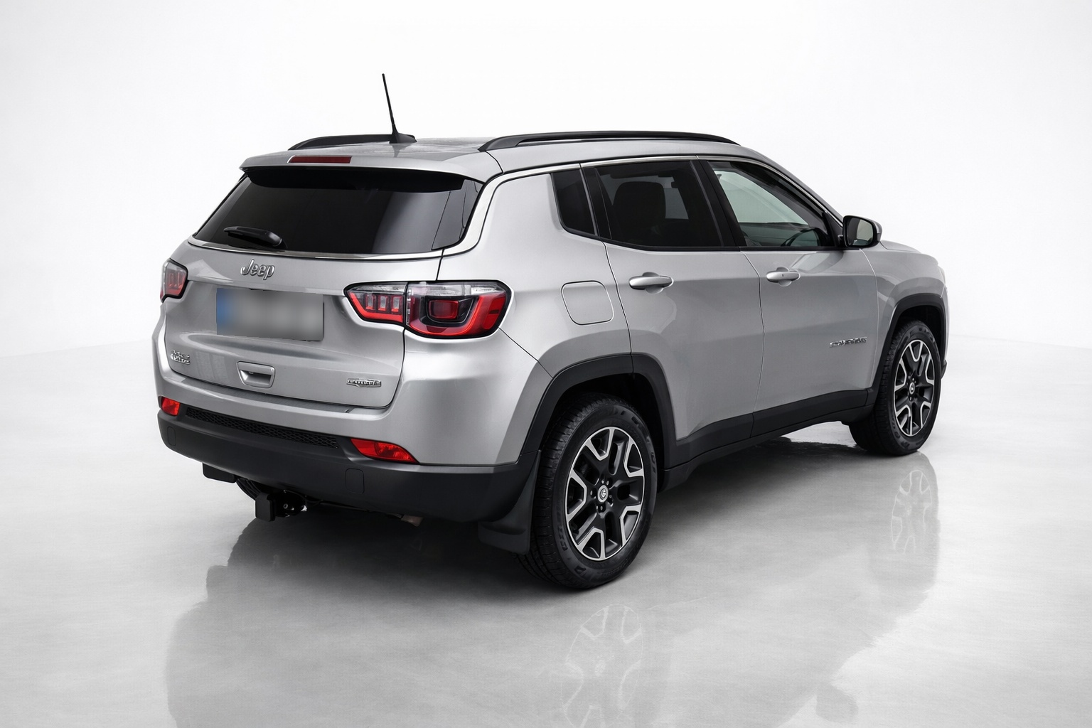 Jeep Latitude 4dr 4x4 Automatic — миниатюра 6