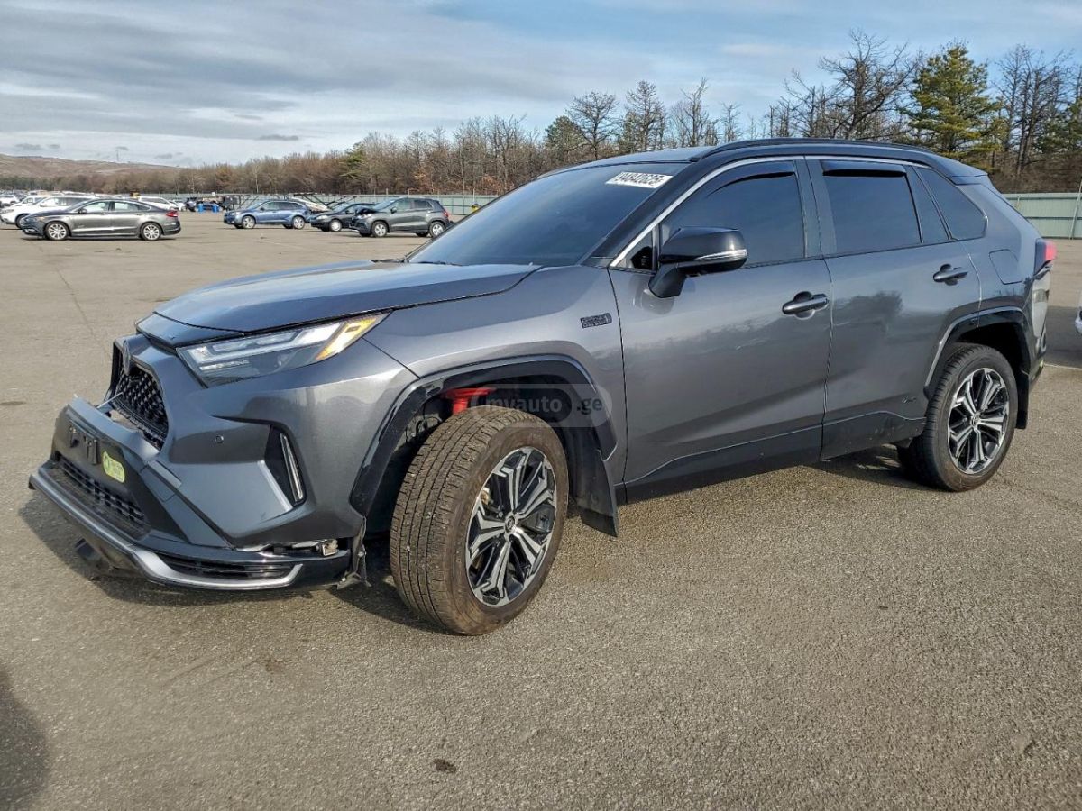 Toyota RAV 4 - фото 1