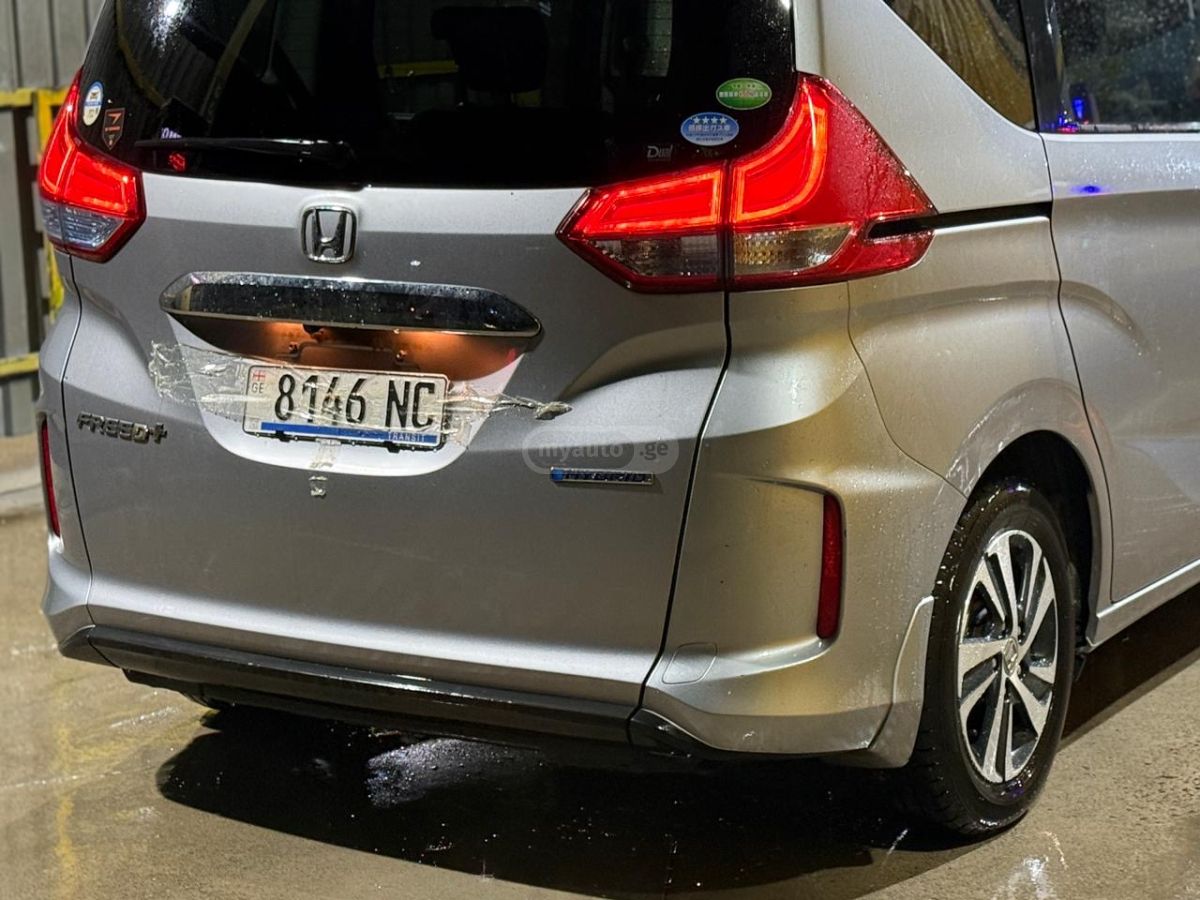 Honda Freed - фото 5