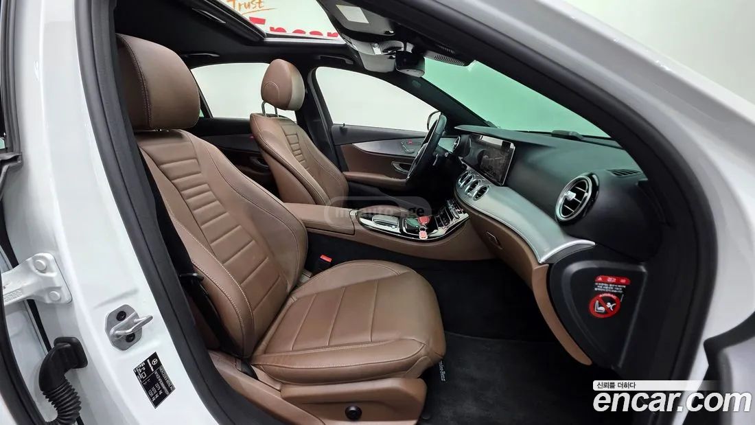 Mercedes-Benz E 63 AMG 2021 — миниатюра 10