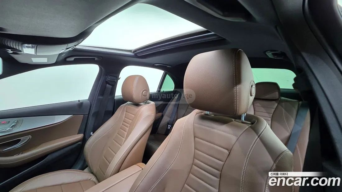 Mercedes-Benz E 63 AMG 2021 — миниатюра 12