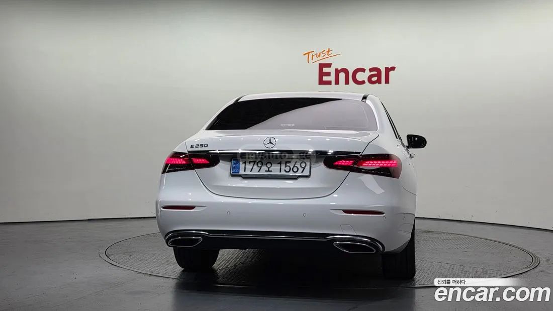 Mercedes-Benz E 63 AMG 2021 — миниатюра 4