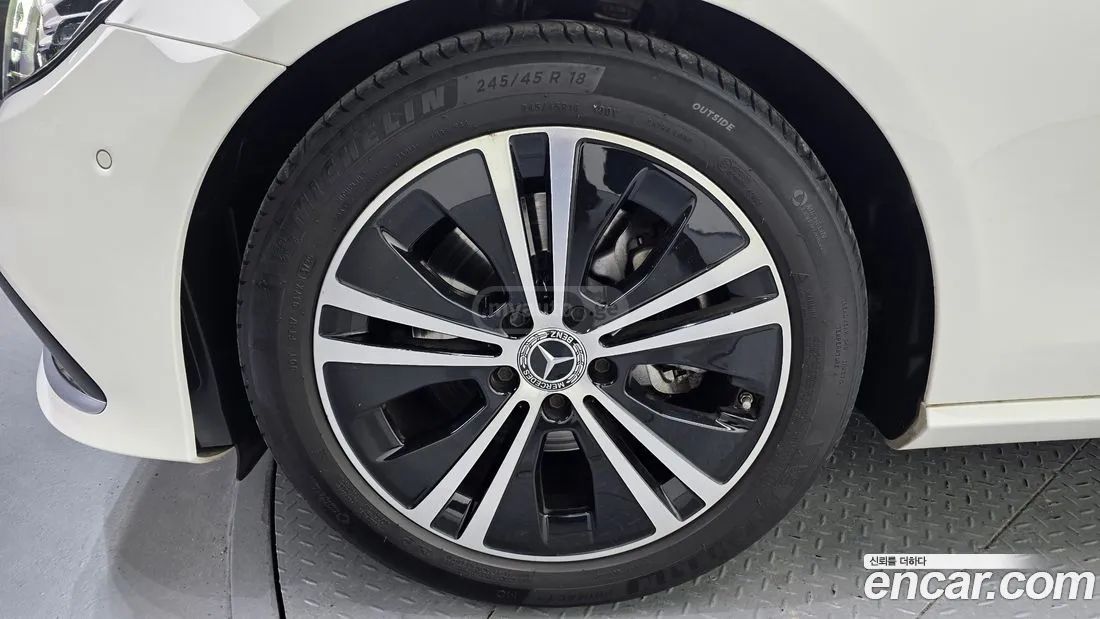 Mercedes-Benz E 63 AMG 2021 — миниатюра 5