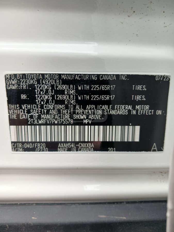 Toyota LE 4dr All-Wheel Drive Automat — миниатюра 12