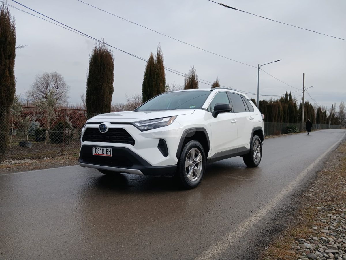 Toyota LE 4dr All-Wheel Drive Automat — миниатюра 2